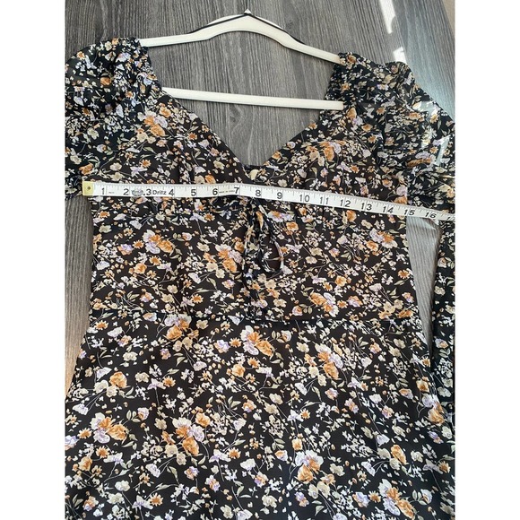 2 Bella Black Floral Print Mini Dress - Picture 6 of 7